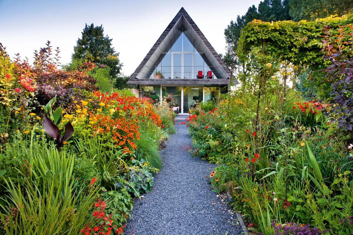 Dutch garden of Jopie Koens and Ton Alten Dutch garden of Jopie Koens and Ton Alten