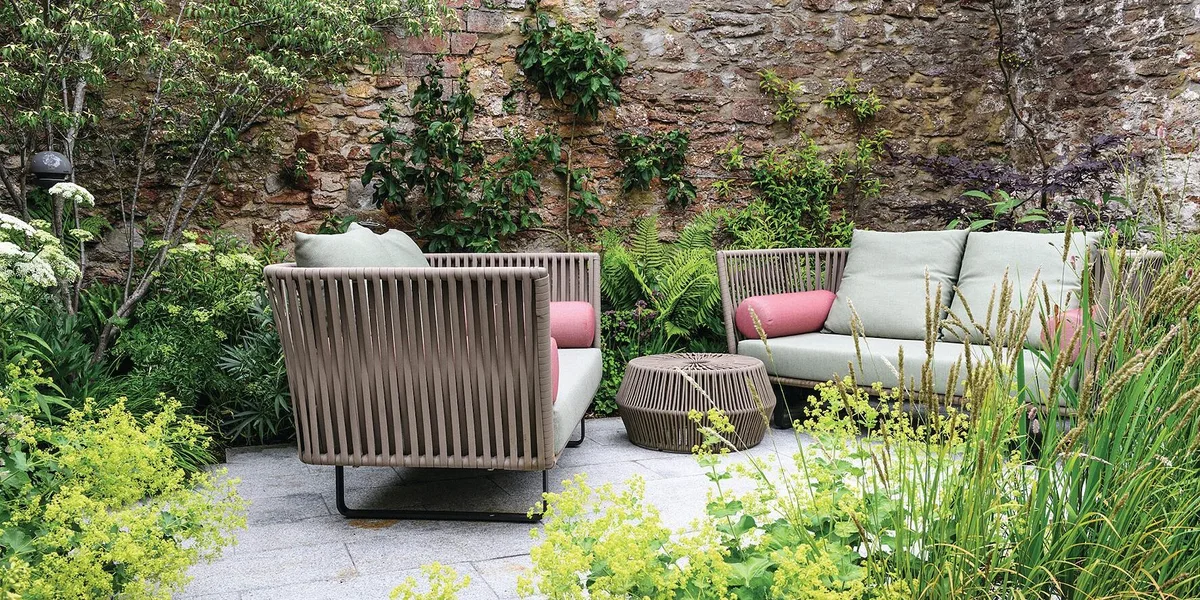 Harley Mews: a lush small Bristol garden Harley Mews: a lush small Bristol garden