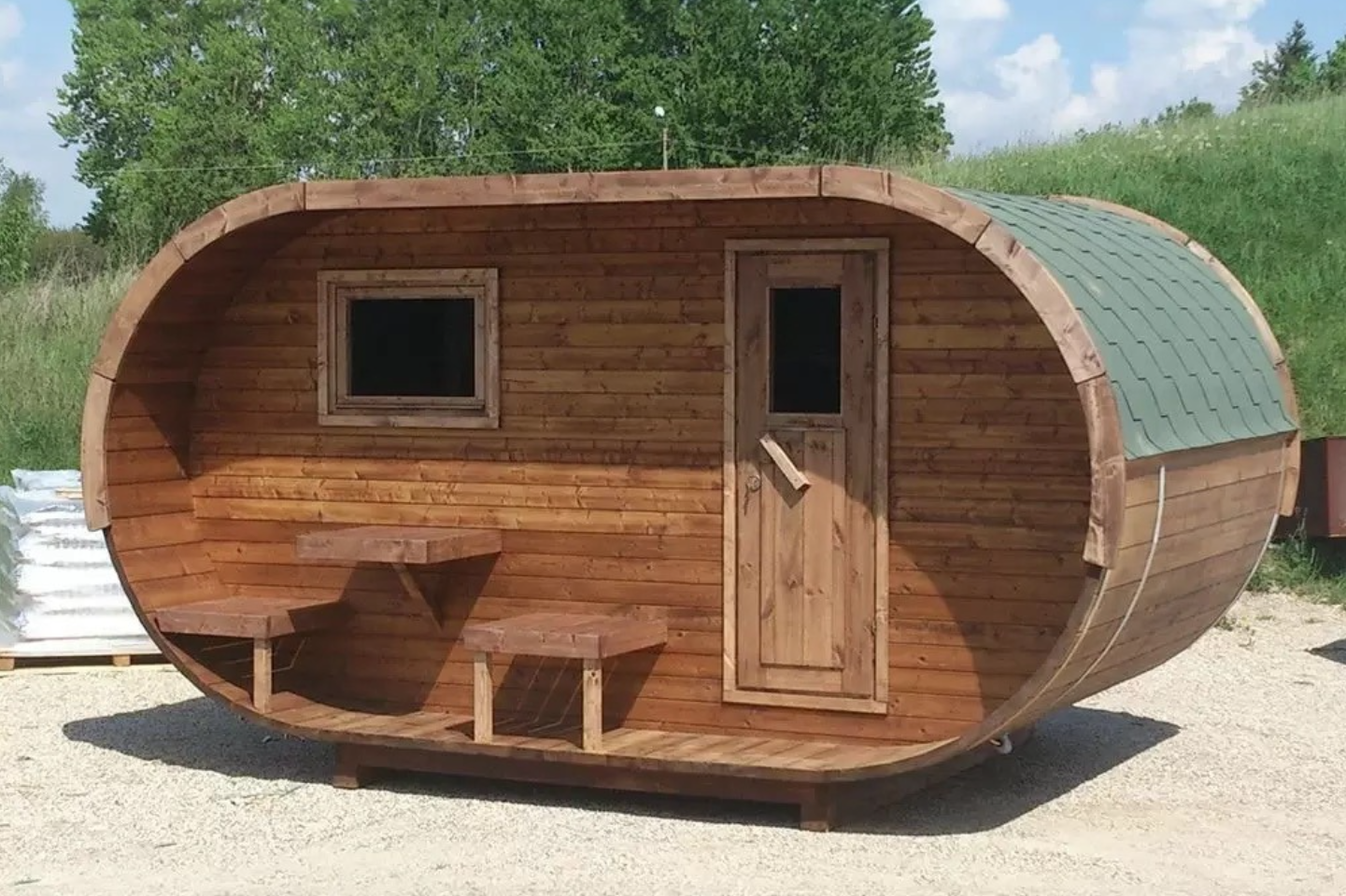 Stjarna Oval Sauna on gravel