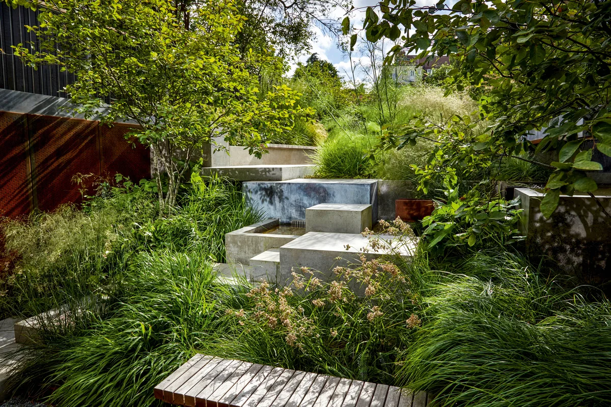 Suburban garden designed by Tom Massey Suburban garden designed by Tom Massey
