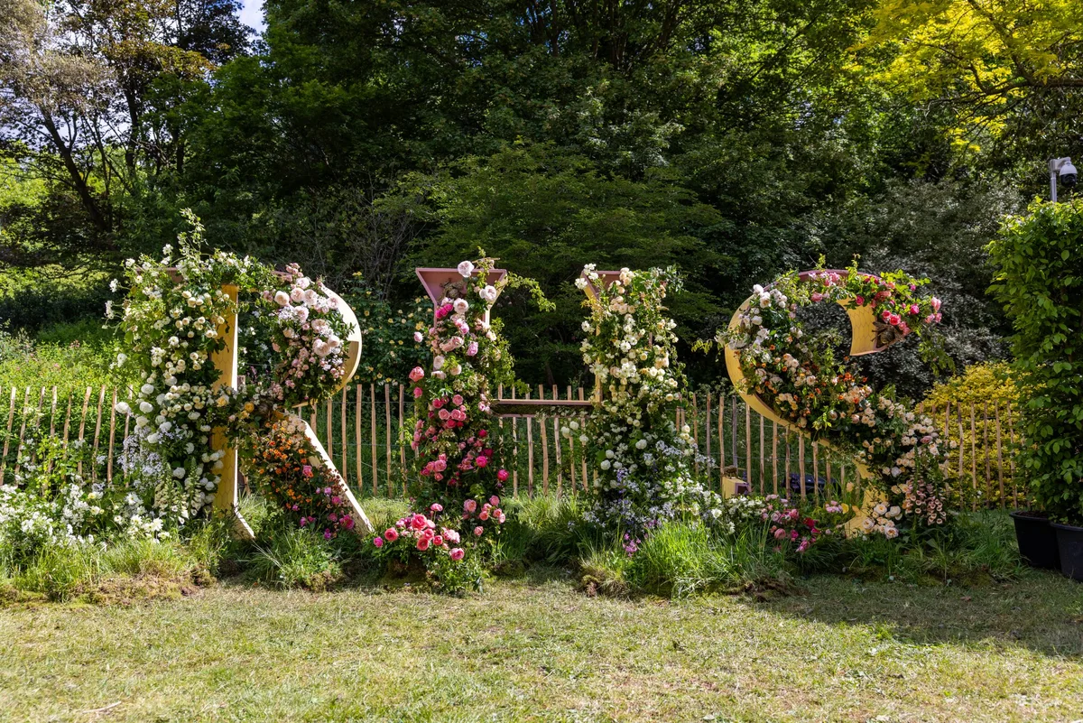 RHS Chelsea Flower Show letters designed by Hamilton Floral Studio. Showground installation. RHS Chelsea Flower Show 2026. Site no. 629 RHS Chelsea Flower Show letters
